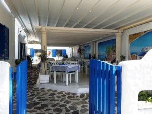 Santorini, restaurant grecesc pe Mihai Bravu, la Piata Muncii