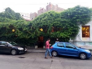 Shift Pub, local boem pentru hipsteri, in zona Pietei Lahovari din Bucuresti