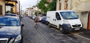 Strada Duzilor, cu restaurantul cu terasa boema Modelier