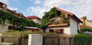 Strada Duzilor, cu restaurantul cu terasa boema Modelier