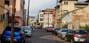 Strada Duzilor, cu restaurantul cu terasa boema Modelier
