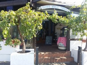 Taverna Marelui Paharnic, restaurant grecesc la Piata Domenii in Bucuresti