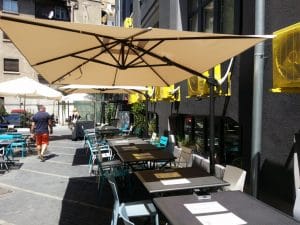 Terasa Beans & Dots, cafenea si concept store in Palatul Universul