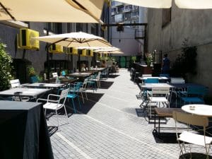 Terasa Beans & Dots, cafenea si concept store in Palatul Universul