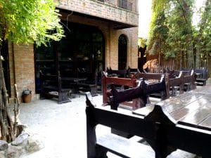 Terasa Piranha, restaurant si club in Regie