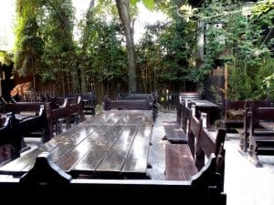 Terasa Piranha, restaurant si club in Regie