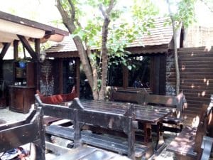 Terasa Piranha, restaurant si club in Regie