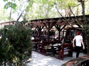 Terasa Piranha, restaurant si club in Regie