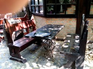 Terasa Piranha, restaurant si club in Regie