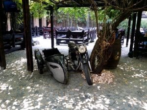 Terasa Piranha, restaurant si club in Regie