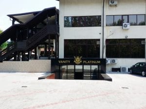 Vanity, restaurant, terasa si ballroom in Regie