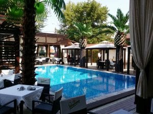 Vanity, restaurant, terasa si ballroom in Regie