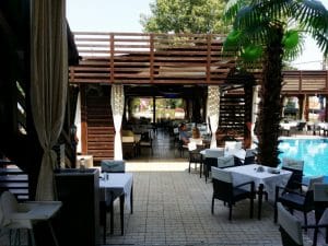 Vanity, restaurant, terasa si ballroom in Regie