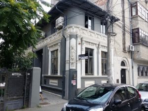 Boema strada Visarion, cu restaurantele Matrioska si Animaletto