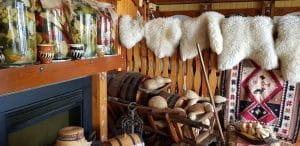 Casa Gorjana, restaurant traditional romanesc in Centrul Vechi, la Brezoianu