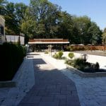 Flavours in The Garden, bistrou si terasa cu piscina la Clubul Diplomatic