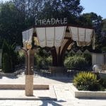 Flavours in The Garden, bistrou si terasa cu piscina la Clubul Diplomatic