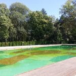 Flavours in The Garden, bistrou si terasa cu piscina la Clubul Diplomatic