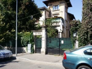 Strada Viitorului din Bucuresti, cu Luna si Gastronomika