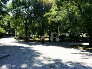 Gradina Floreasca, terasa cu piscina in Parcul Floreasca din Bucuresti