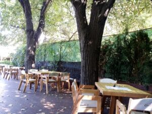 Gradina Floreasca, terasa cu piscina in Parcul Floreasca din Bucuresti