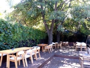 Gradina Floreasca, terasa cu piscina in Parcul Floreasca din Bucuresti