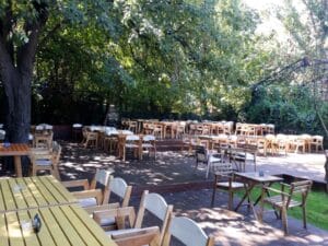 Gradina Floreasca, terasa cu piscina in Parcul Floreasca din Bucuresti