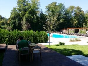 Gradina Floreasca, terasa cu piscina in Parcul Floreasca din Bucuresti