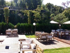 Gradina Floreasca, terasa cu piscina in Parcul Floreasca din Bucuresti