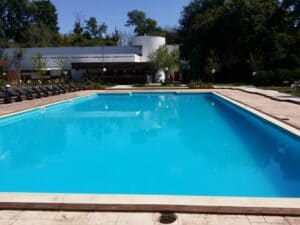 Gradina Floreasca, terasa cu piscina in Parcul Floreasca din Bucuresti