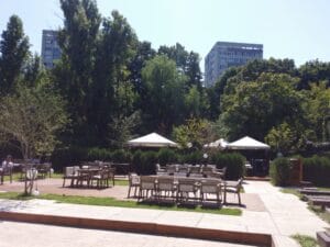 Gradina Floreasca, terasa cu piscina in Parcul Floreasca din Bucuresti