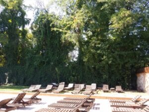 Gradina Floreasca, terasa cu piscina in Parcul Floreasca din Bucuresti