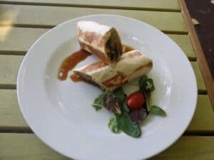 Gradina Floreasca, terasa cu piscina in Parcul Floreasca din Bucuresti