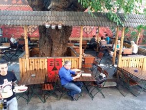 La Copac, terasa boema si restaurant specific romanesc pe Pitar Mos