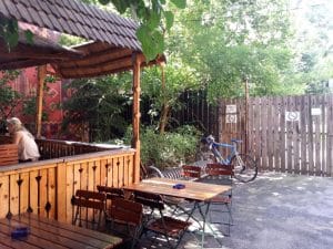 La Copac, terasa boema si restaurant specific romanesc pe Pitar Mos