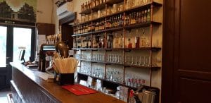 La Nenea Iancu, berarie in strada Romulus din Bucurestiul Vechi