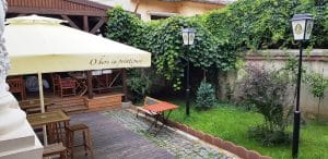 La Nenea Iancu, berarie in strada Romulus din Bucurestiul Vechi