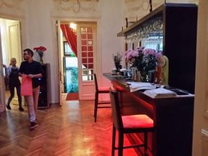 Luna Cafe & Bistro, pe strada Viitorului in Bucuresti