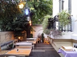 Luna Cafe & Bistro, pe strada Viitorului in Bucuresti
