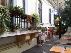 Luna Cafe & Bistro, pe strada Viitorului in Bucuresti