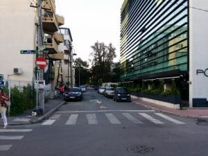 Strada Constantin Aricescu de la Piata Floreasca, cu Atypic, MA Bistro si 2 Minutes