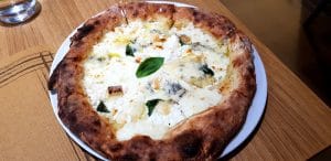 Sara Pizza, restaurant and more, bacanie cu restaurant pe Popa Petre