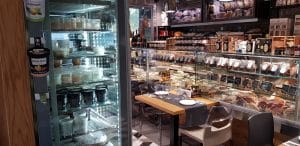 Sara, bacanie de delicatese italienesti si bistrou de paste si pizza