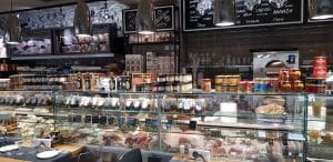 Sara, bacanie de delicatese italienesti si bistrou de paste si pizza