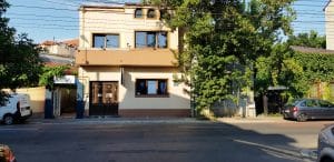 Strada Popa Nan, cu restaurantele Blueberry si The Vine Bistro