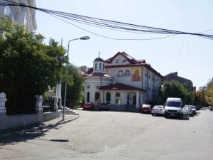 Strada Silvestru din Bucuresti, cu Biserica Silvestru si Restaurantul Il Destino