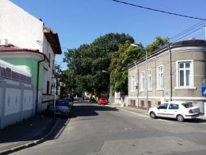 Strada Silvestru din Bucuresti, cu Biserica Silvestru si Restaurantul Il Destino