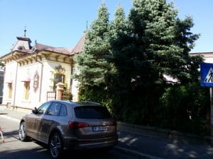 Strada Silvestru din Bucuresti, cu Biserica Silvestru si Restaurantul Il Destino