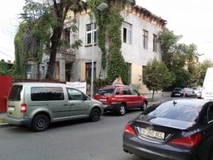 Strada Viitorului din Bucuresti, cu Luna si Gastronomika