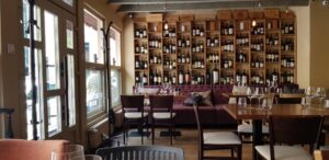 Tasting Room, restaurant si vinoteca